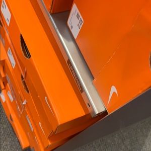 Meet your Posher, Sung